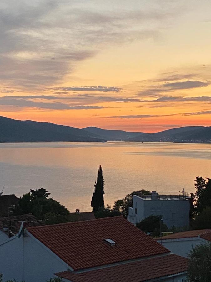 Sea View Apartment Seget Vranjica Exterior photo